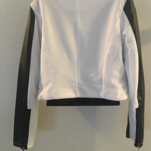 Stylish Paper Tee Black and White Women's Jacket - Picture 2 of 3